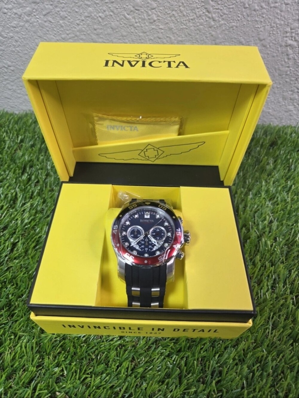 Invicta Model 44521 Pro Diver SCUBA Diver Watch Mens 48mm Silicone Strap BNIB